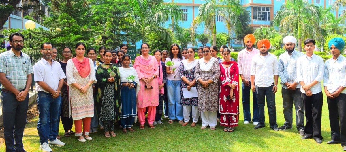 College pays tribute to Shaheed-e-Azam Bhagat Sangh on his birth anniversary